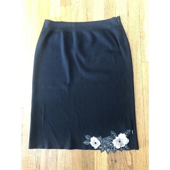 BCBGMaxAzria Dresses & Skirts - BCBG Womens Size Large Black Stretch Skirt Floral Embroidered Hem